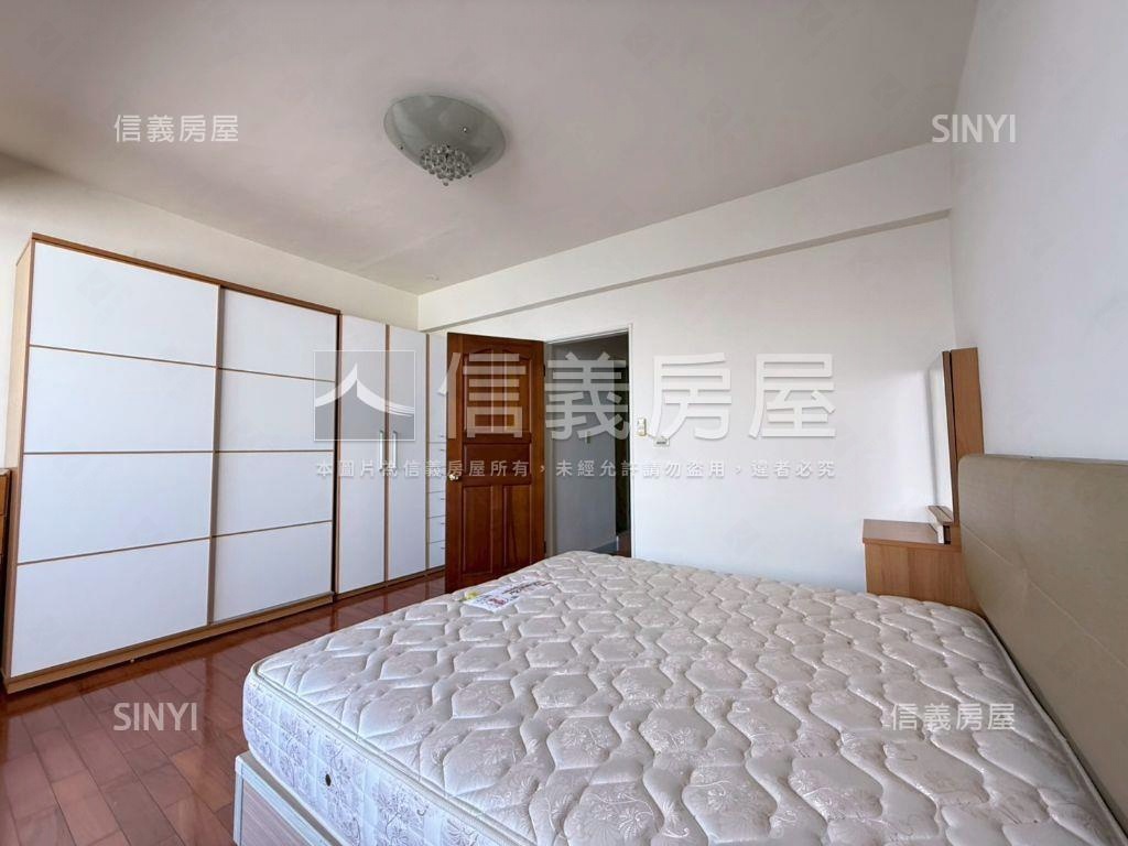 未來巨蛋旁挑高式前院透天房屋室內格局與周邊環境