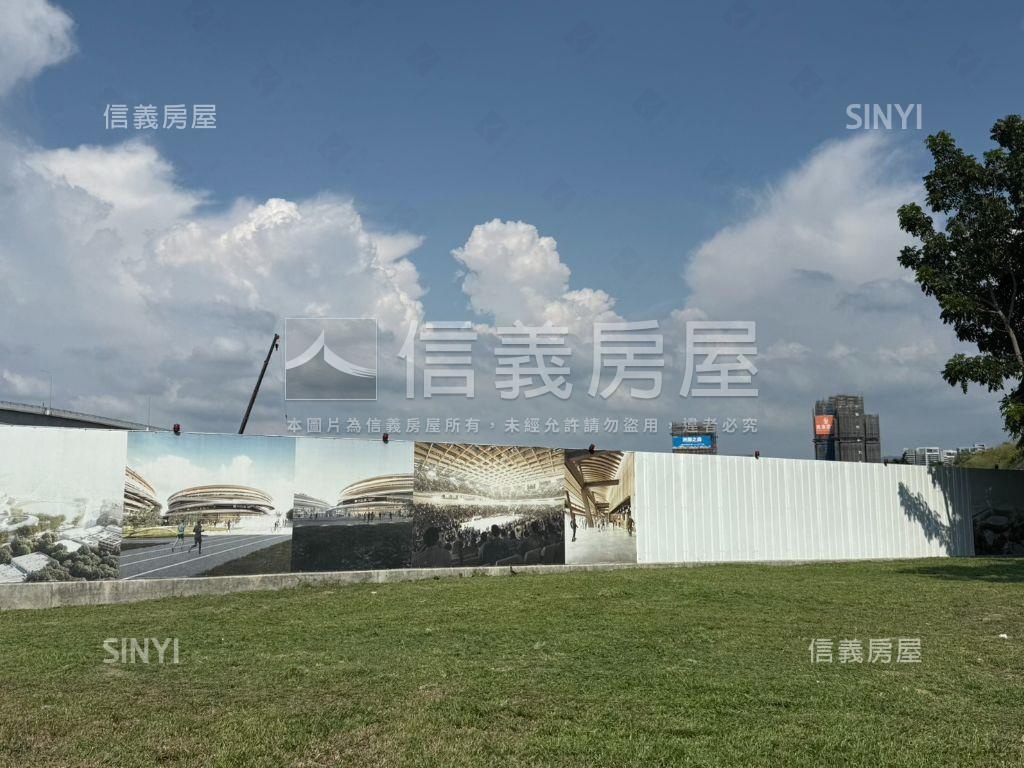 未來巨蛋旁挑高式前院透天房屋室內格局與周邊環境