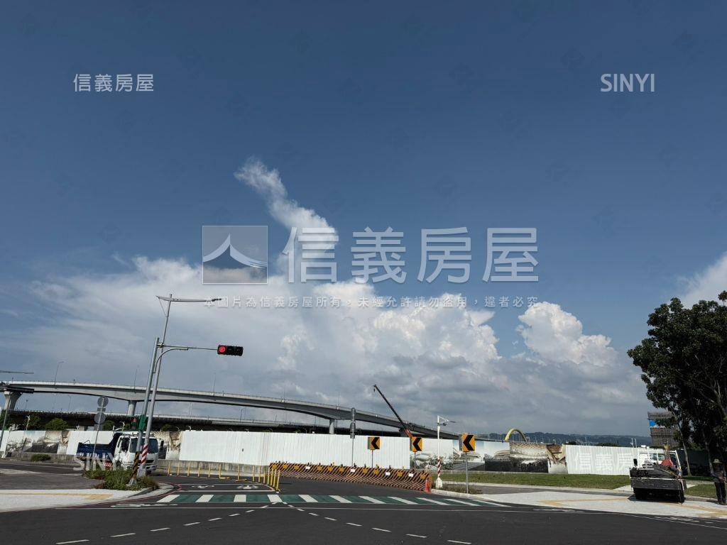 未來巨蛋旁挑高式前院透天房屋室內格局與周邊環境