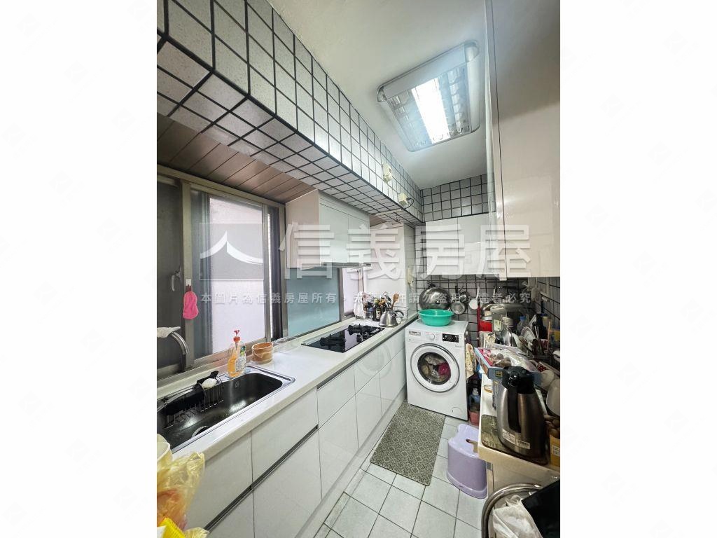 統帥天廈兩房無車位房屋室內格局與周邊環境