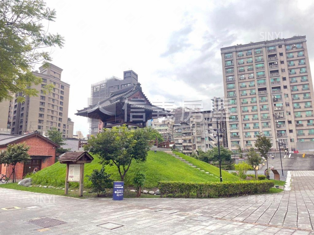 統帥天廈兩房無車位房屋室內格局與周邊環境