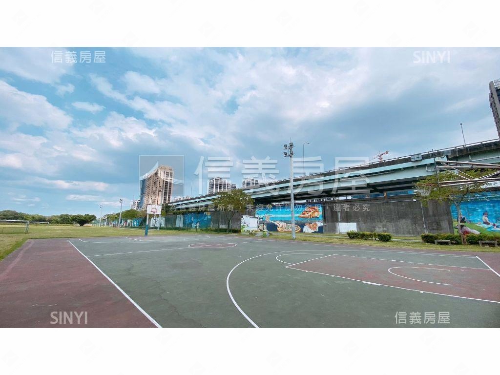 新埔捷運鋼骨巨蛋挑高三房房屋室內格局與周邊環境