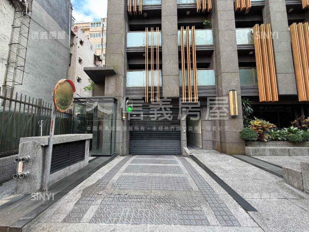 大湖晴山坡道平面大車位房屋室內格局與周邊環境