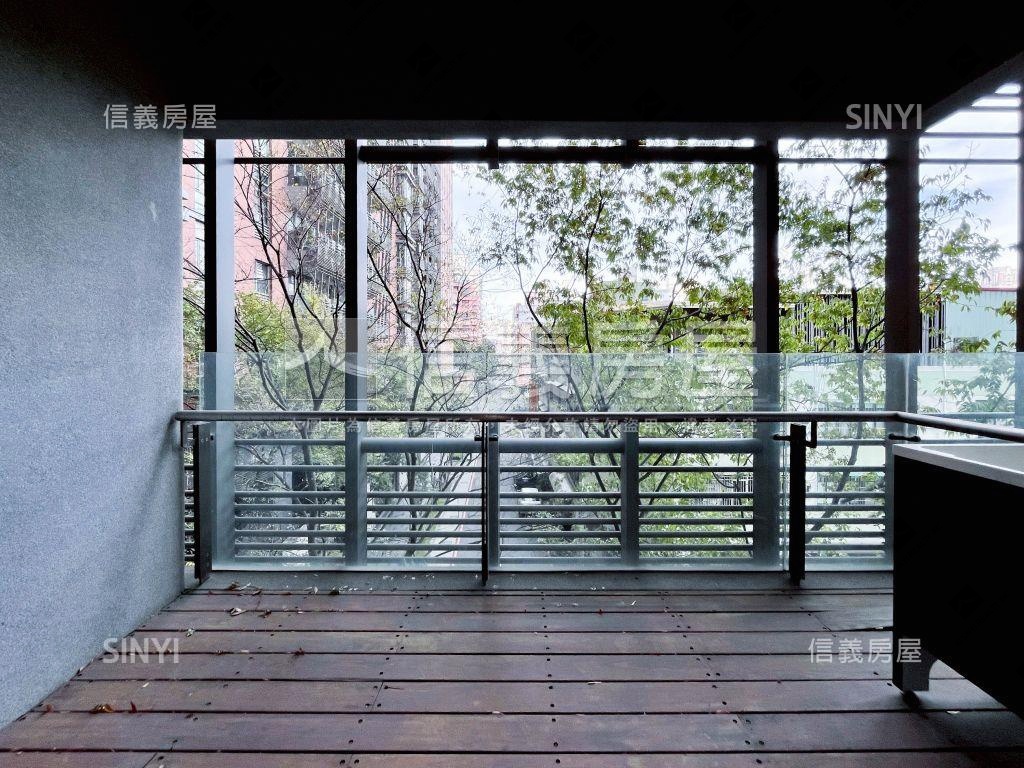 鄉林皇居天寶樹梢雙車位房屋室內格局與周邊環境