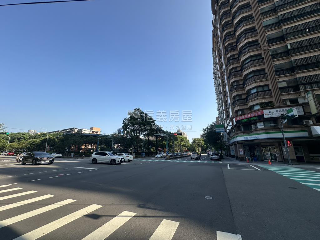 出售角間全家便利商店房屋室內格局與周邊環境