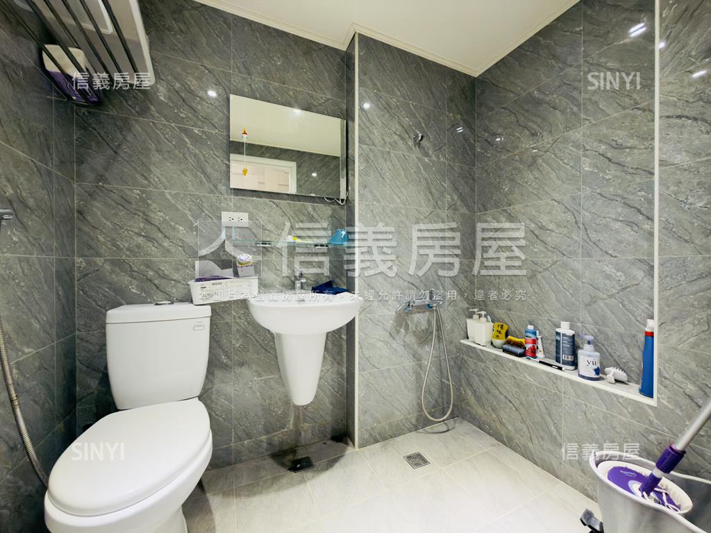成大旁開元稀有三樓寓房屋室內格局與周邊環境