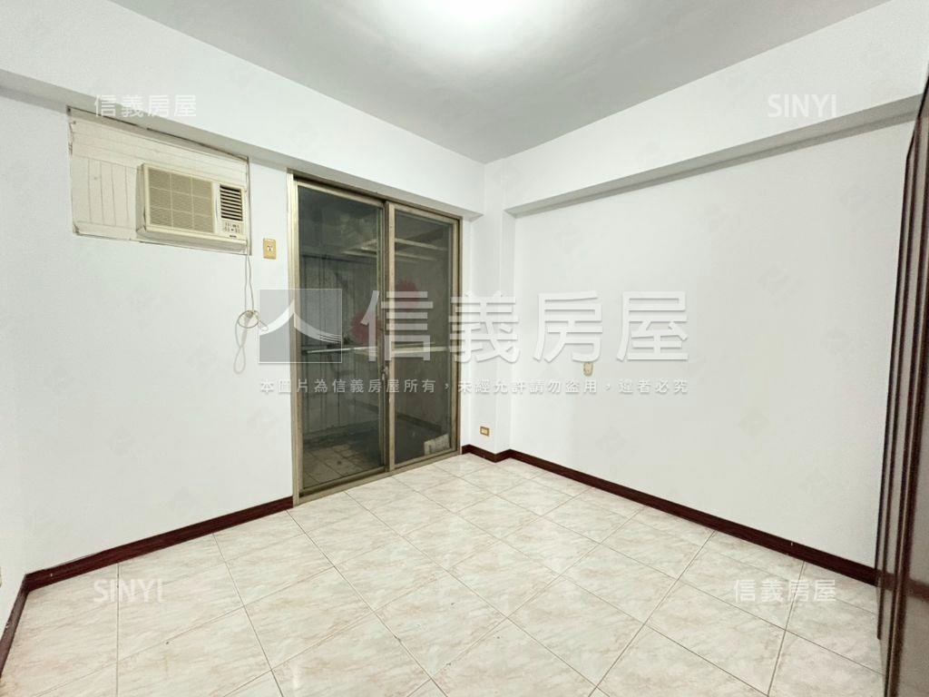 鳥語花香庭院三房停車方便房屋室內格局與周邊環境