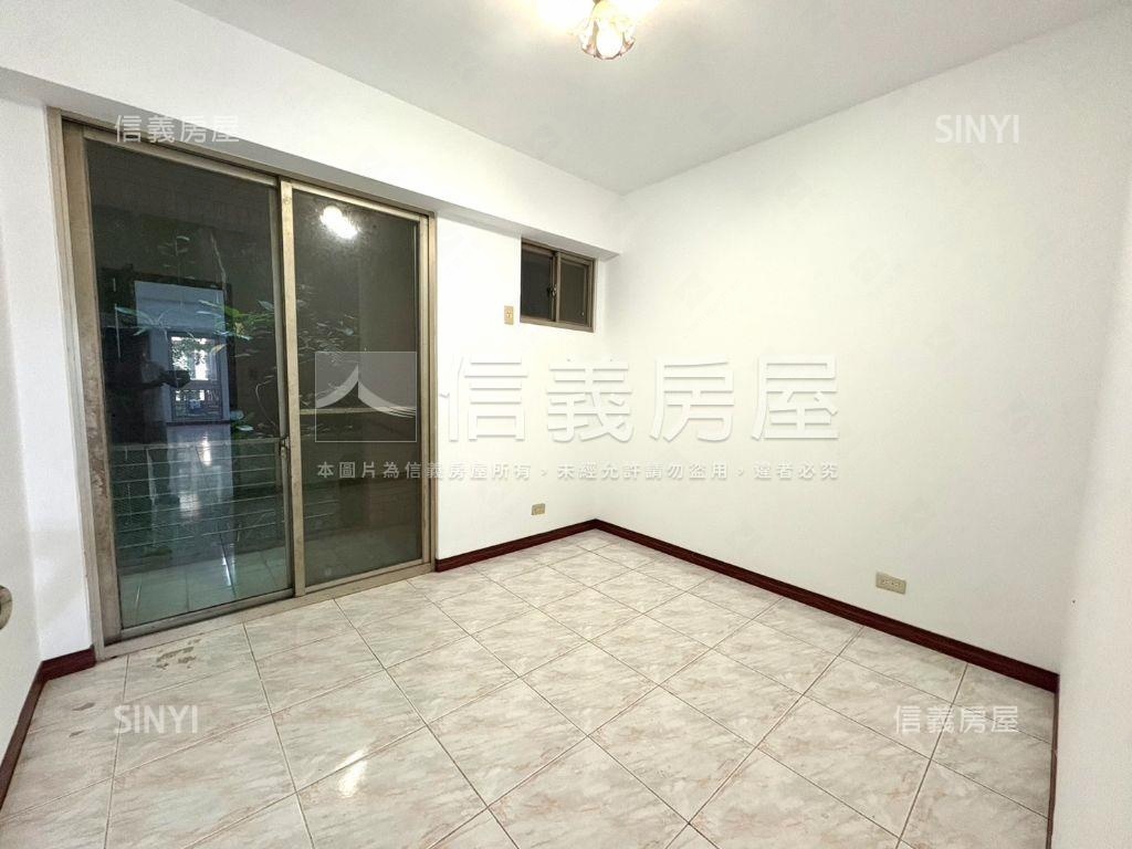 鳥語花香庭院三房停車方便房屋室內格局與周邊環境