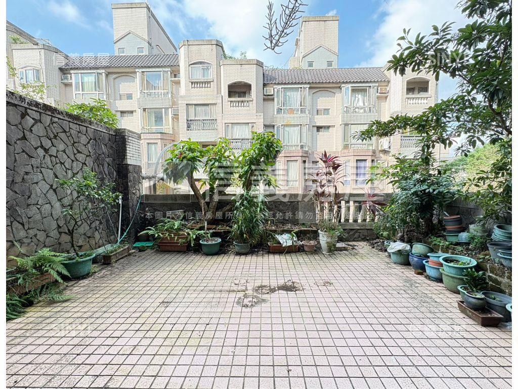 鳥語花香庭院三房停車方便房屋室內格局與周邊環境