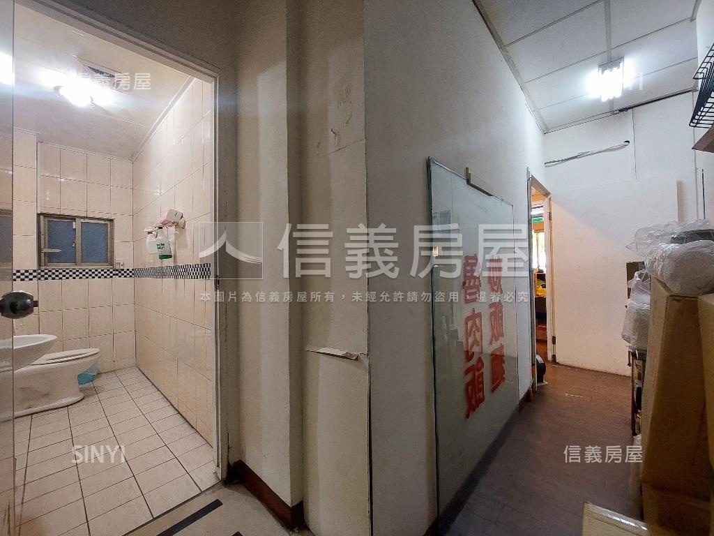 面寬近六米。北平商圈店面房屋室內格局與周邊環境