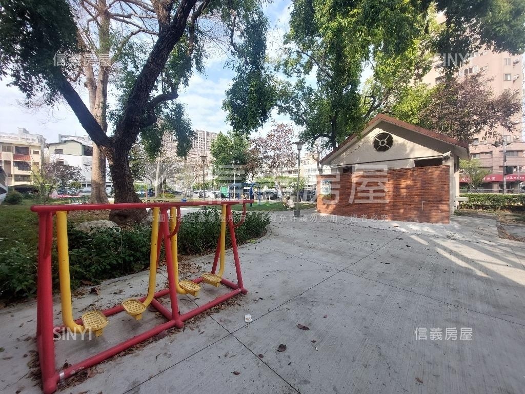 面寬近六米。北平商圈店面房屋室內格局與周邊環境