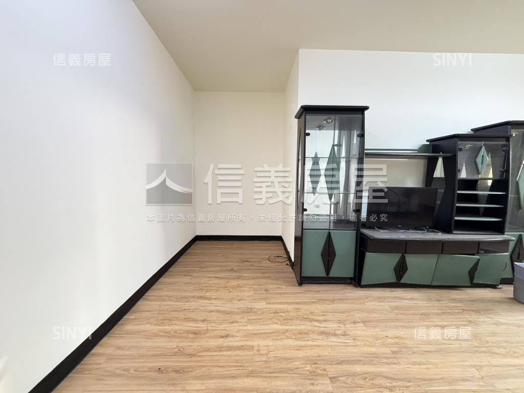 近文心崇德捷運站帥三房！房屋室內格局與周邊環境