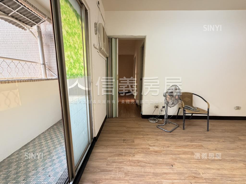 近文心崇德捷運站帥三房！房屋室內格局與周邊環境