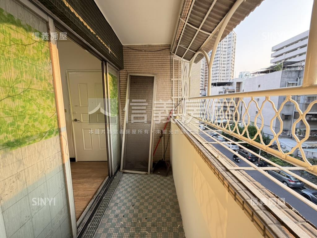 近文心崇德捷運站帥三房！房屋室內格局與周邊環境