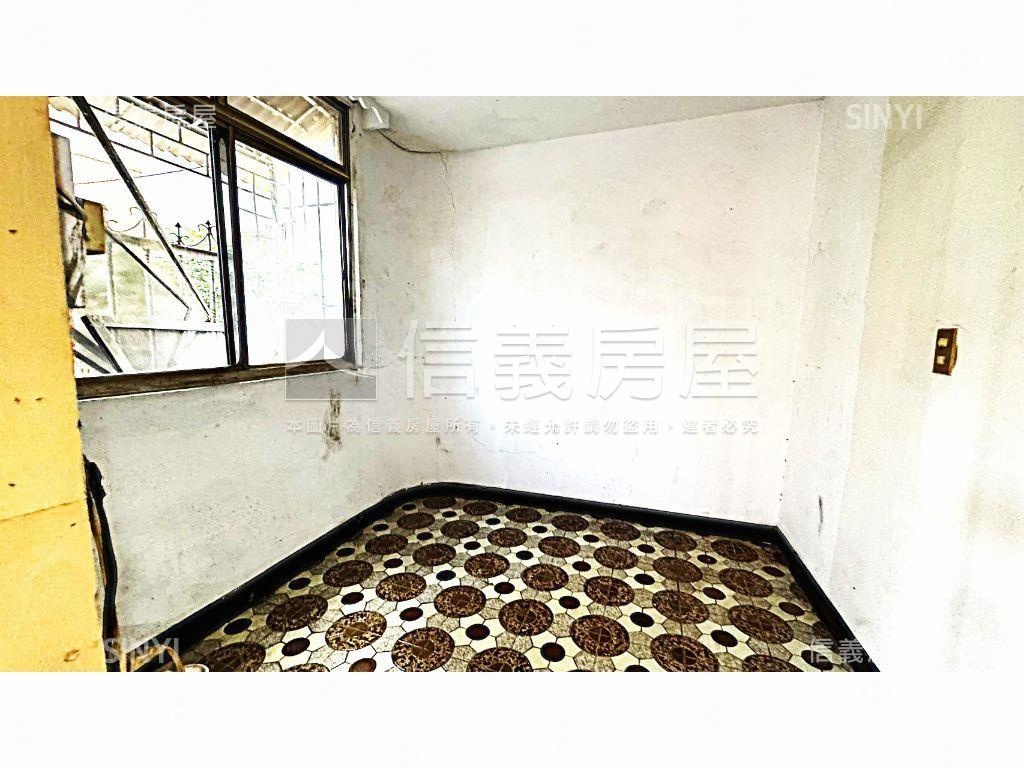 石牌國中小商圈二樓房屋室內格局與周邊環境