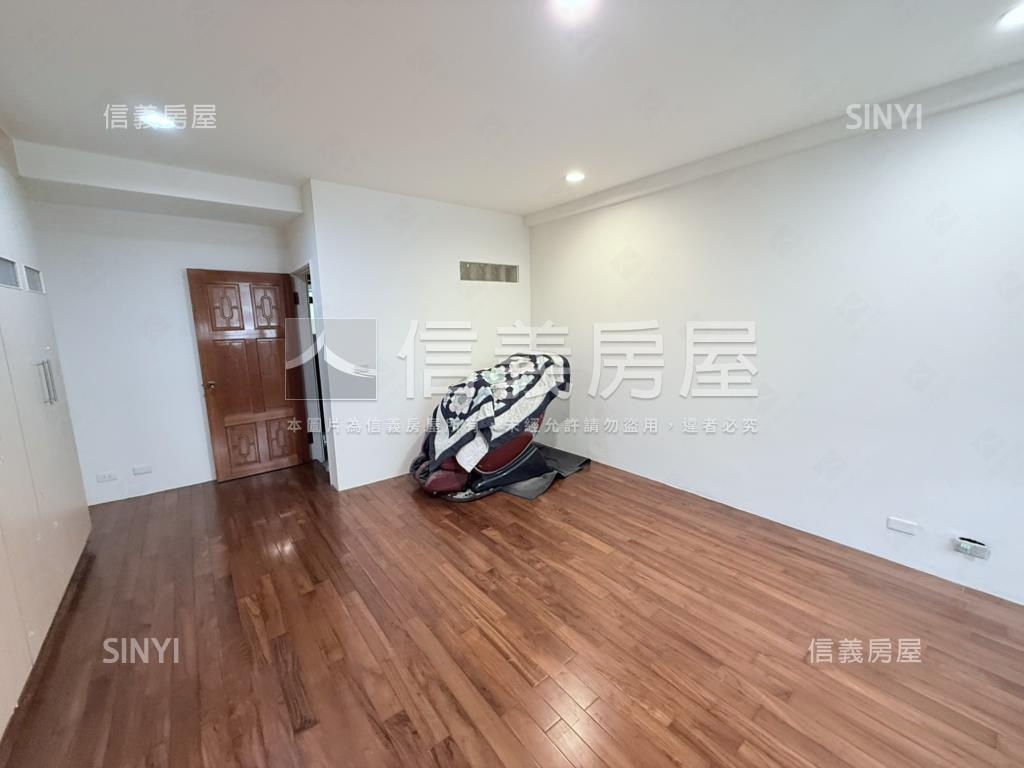 榮興商圈熱鬧店面房屋室內格局與周邊環境