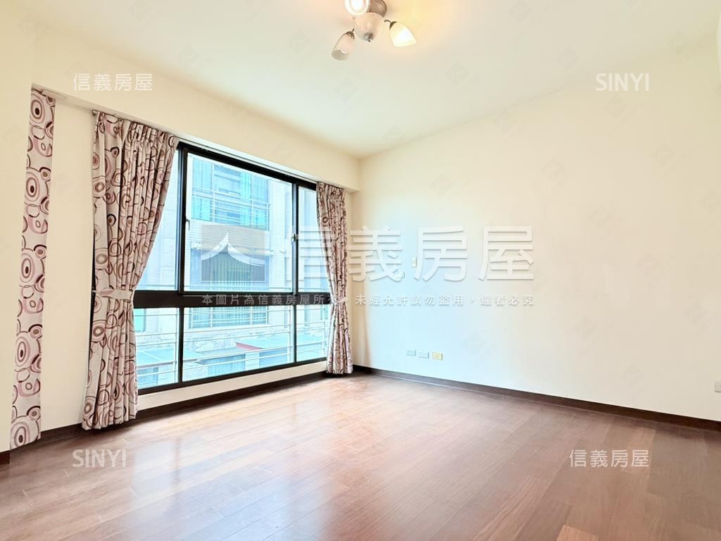 新！中科震後透天獨立車庫房屋室內格局與周邊環境