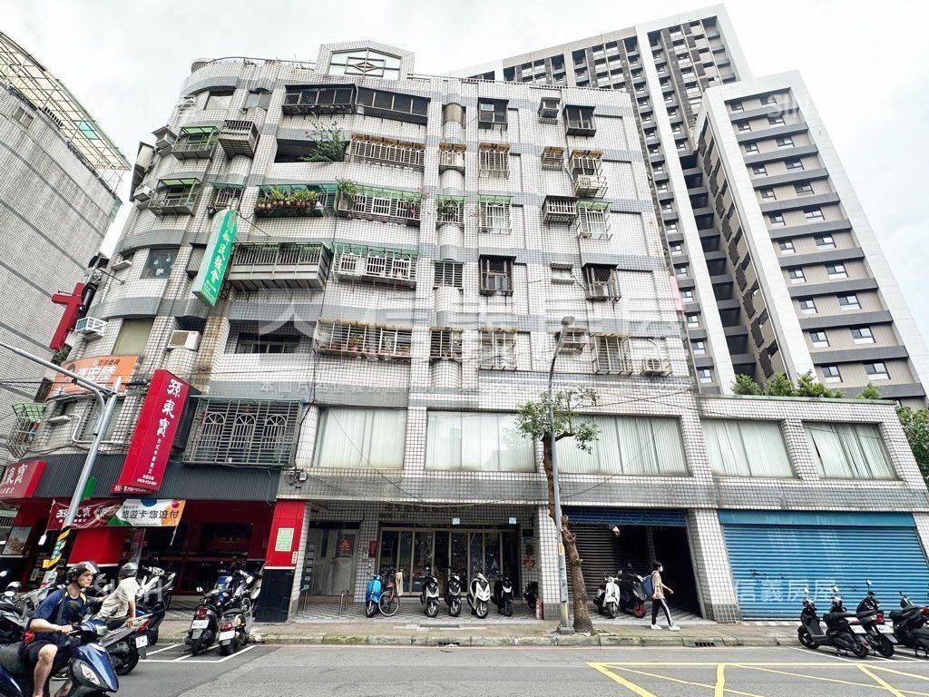 新埔站正馬路百坪金店房屋室內格局與周邊環境
