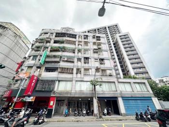 新埔站正馬路百坪金店