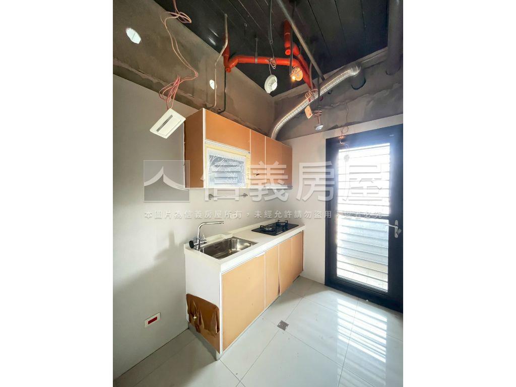 赫里翁傳奇朝南半毛胚平車房屋室內格局與周邊環境