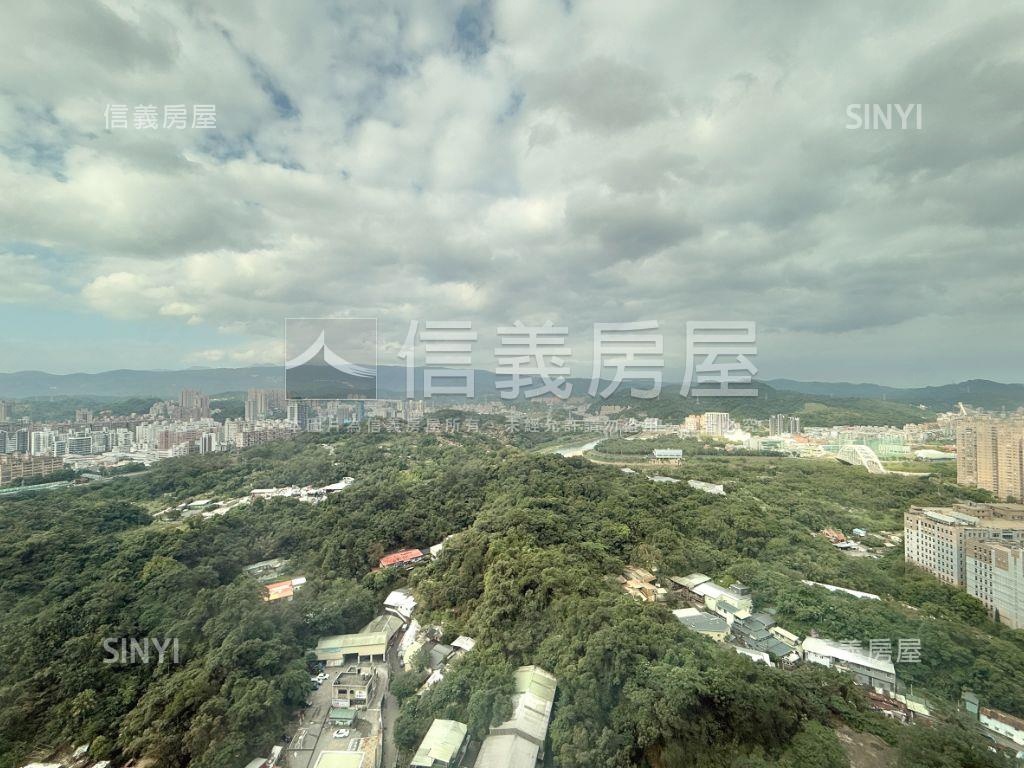 遠雄商辦Ｃ棟高樓美辦房屋室內格局與周邊環境