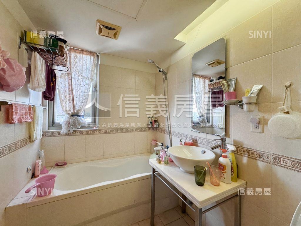 國泰來茵廁所開窗三房平車房屋室內格局與周邊環境