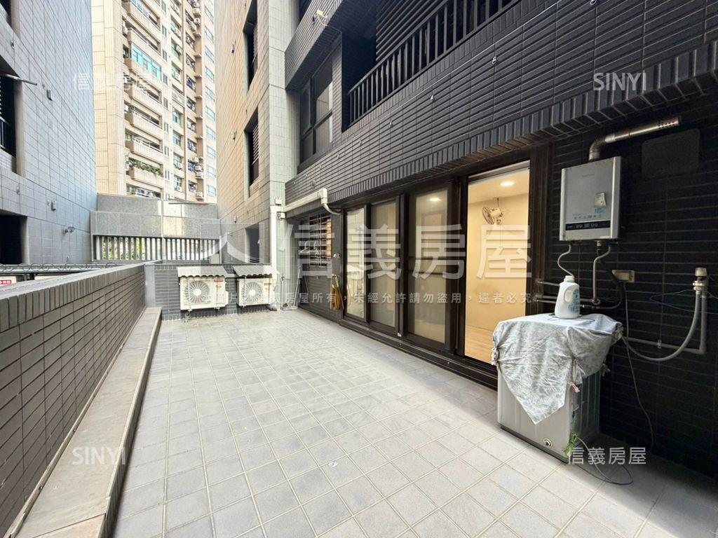 成大城美裝潢露臺兩房車位房屋室內格局與周邊環境