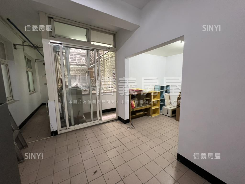 稀有二樓民生聯合美宅房屋室內格局與周邊環境