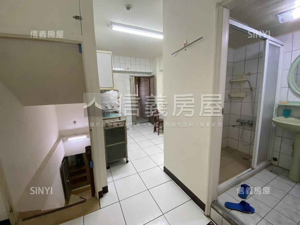 文心街近公園黃金樓店房屋室內格局與周邊環境