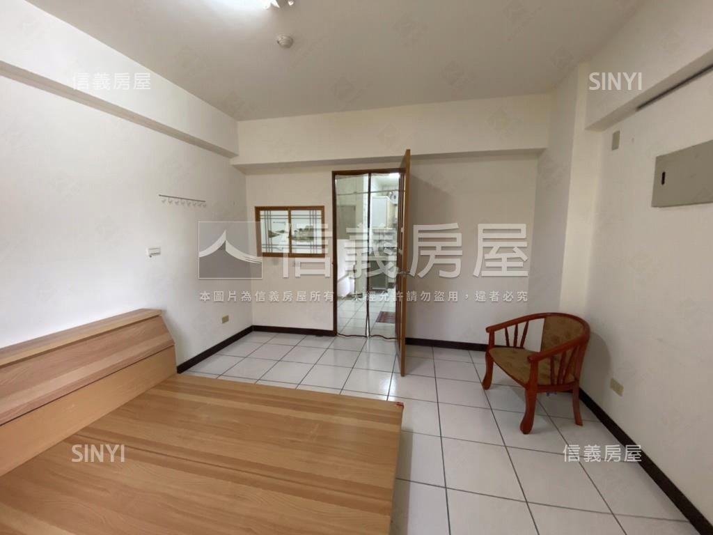 文心街近公園黃金樓店房屋室內格局與周邊環境