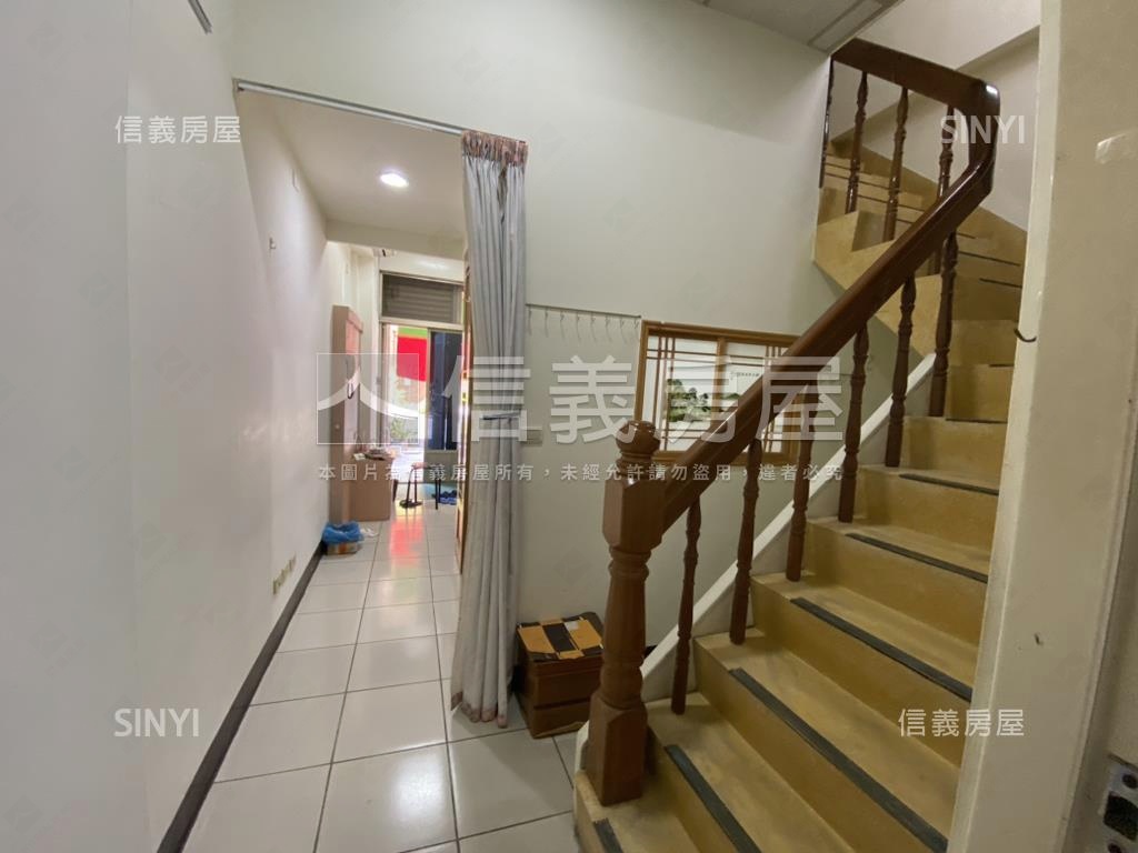 文心街近公園黃金樓店房屋室內格局與周邊環境