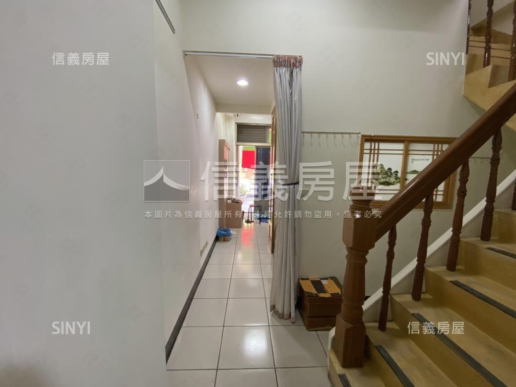 文心街近公園黃金樓店房屋室內格局與周邊環境