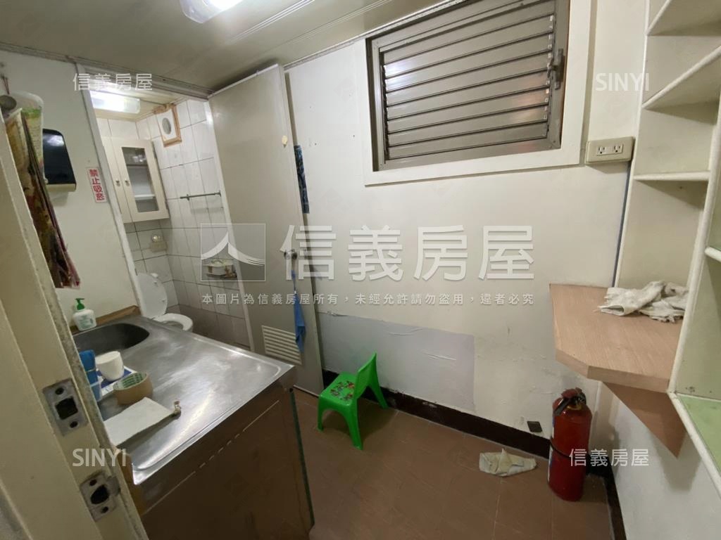 文心街近公園黃金樓店房屋室內格局與周邊環境