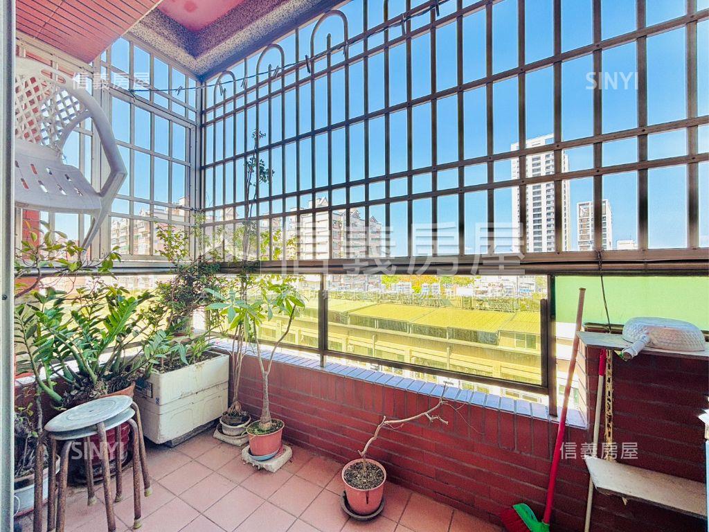 近捷運都會公園大空間三房房屋室內格局與周邊環境