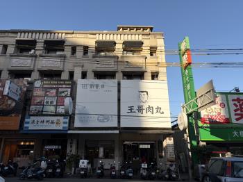 正西屯路邊間收租透天店面