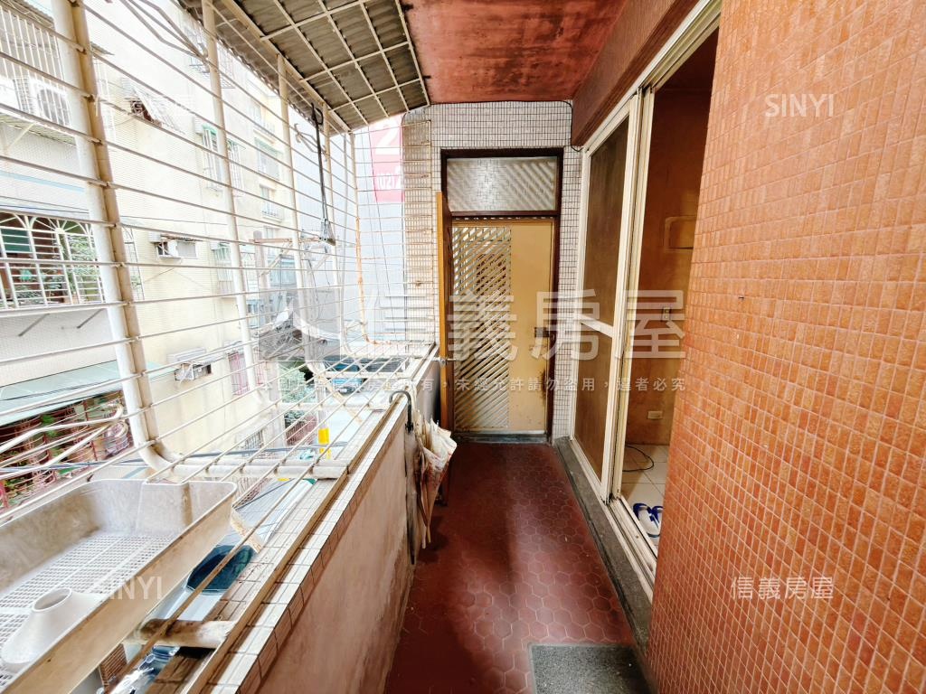板橋忠孝路公寓三樓房屋室內格局與周邊環境