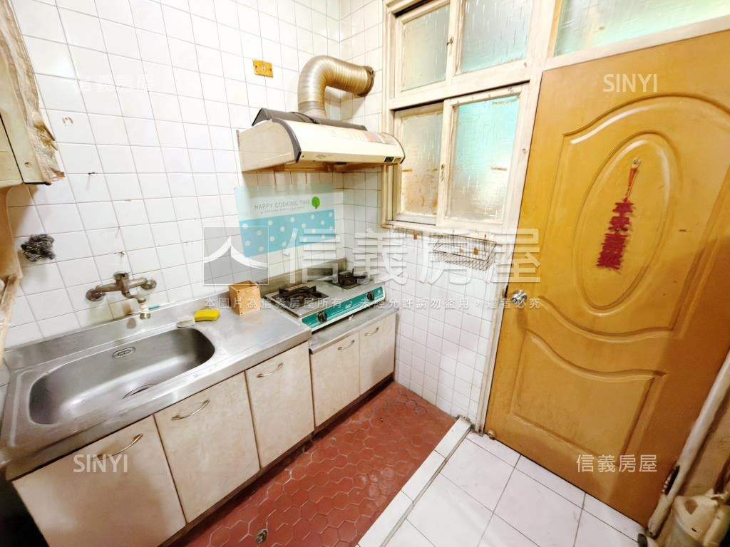 板橋忠孝路公寓三樓房屋室內格局與周邊環境