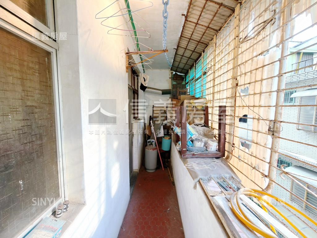 板橋忠孝路公寓三樓房屋室內格局與周邊環境