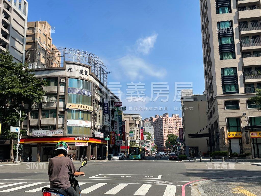 高鐵·重愛商圈採光美套房房屋室內格局與周邊環境