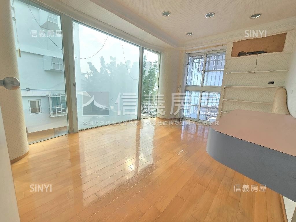 近西市場正興街店住房屋室內格局與周邊環境
