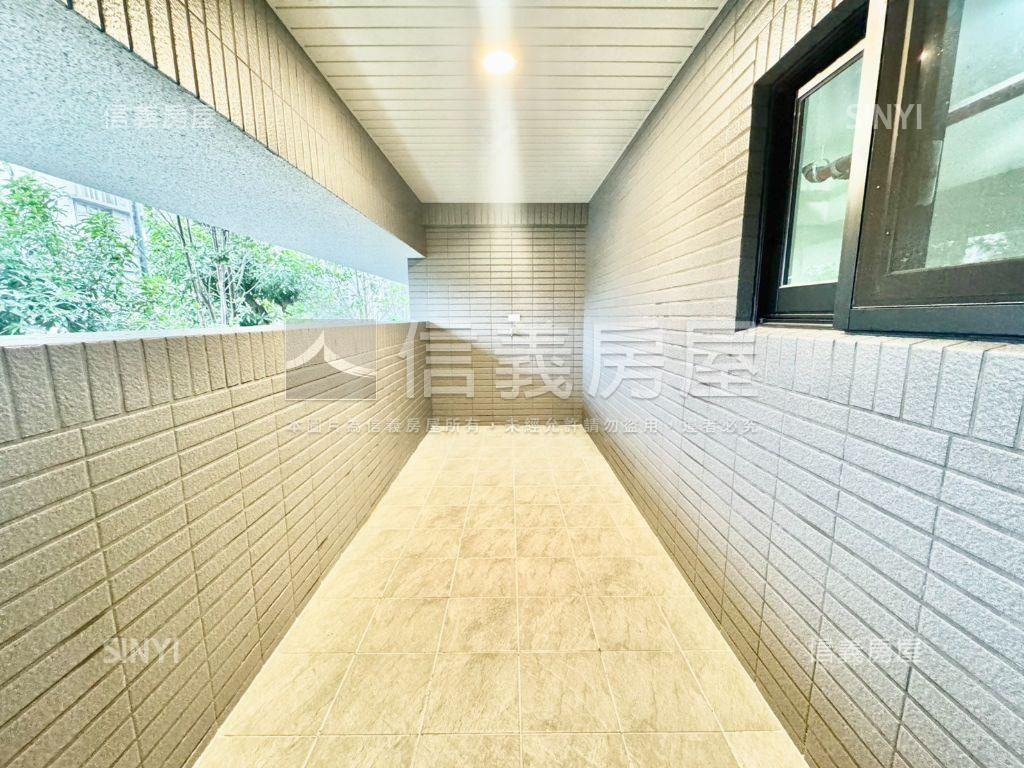央北邊間人潮黃金店面房屋室內格局與周邊環境