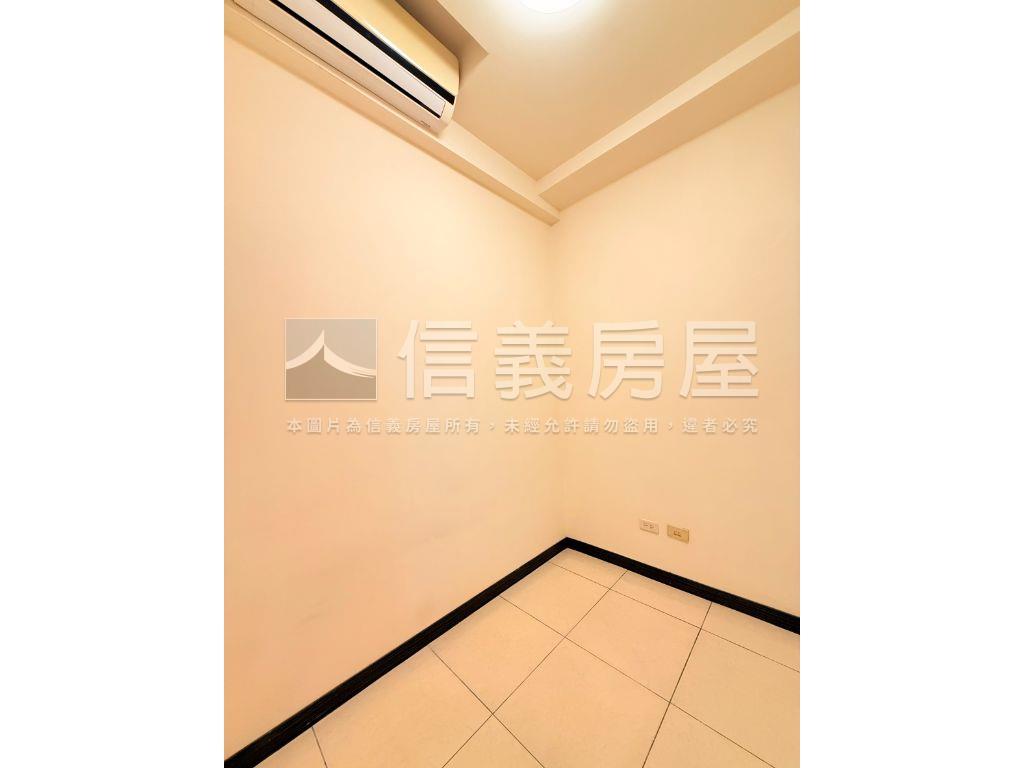 沉醉歐洲經典兩房房屋室內格局與周邊環境