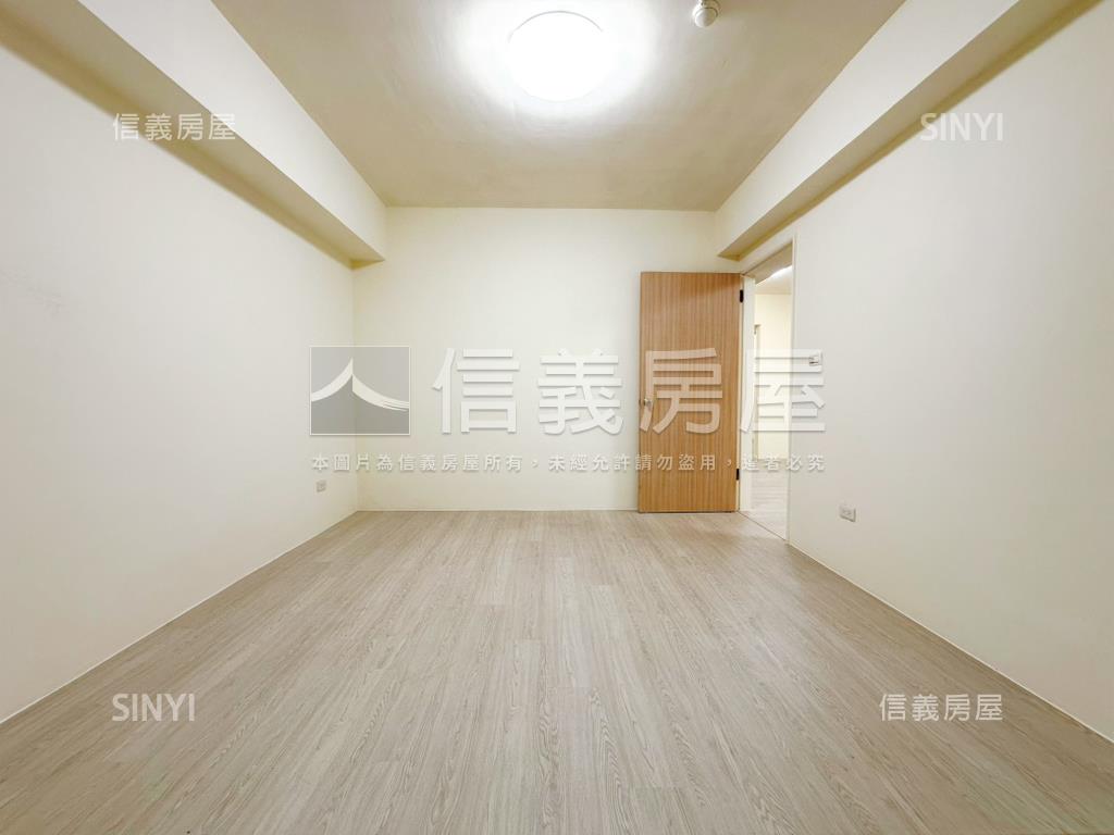 光榮國中裝潢三房車位房屋室內格局與周邊環境