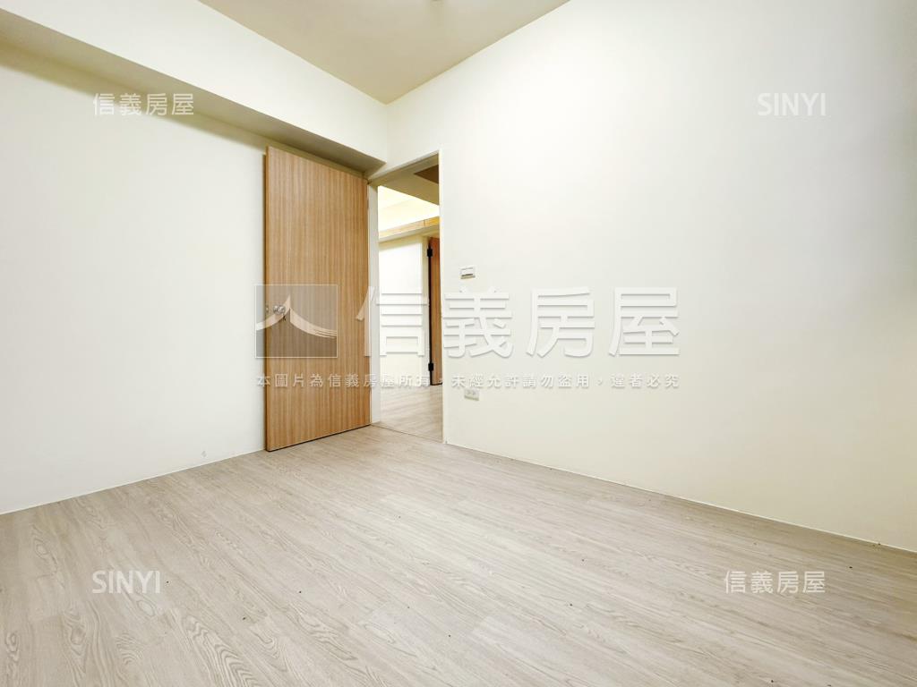 光榮國中裝潢三房車位房屋室內格局與周邊環境