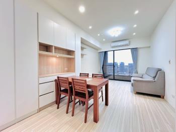 專任中路紳鄰高樓三房車位