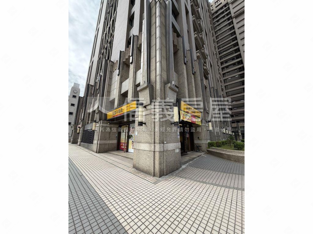 近未來Ｇ０１捷運黃金角店房屋室內格局與周邊環境