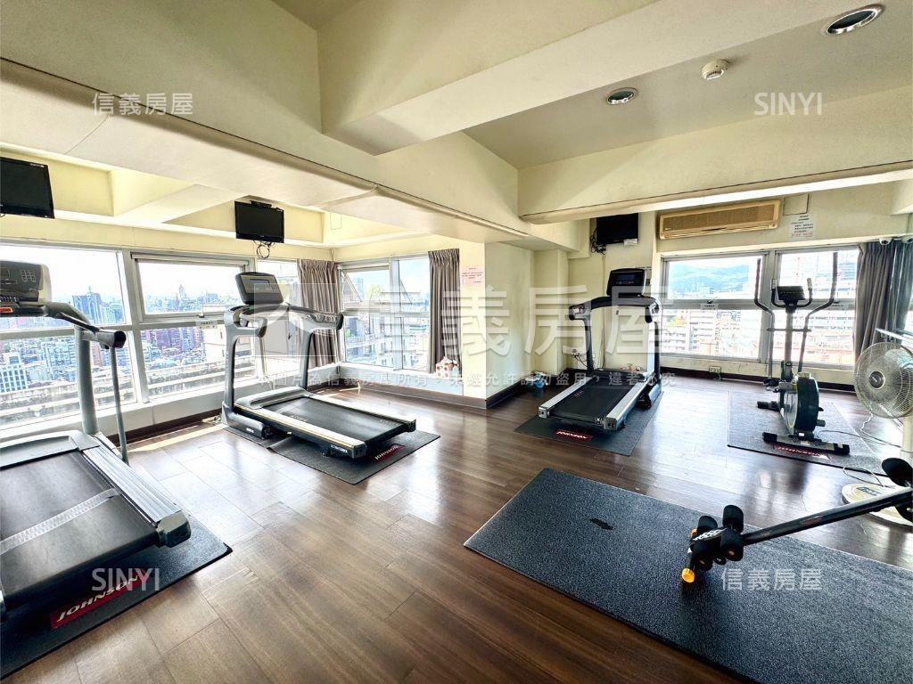 面象山１０１鋼骨美宅房屋室內格局與周邊環境