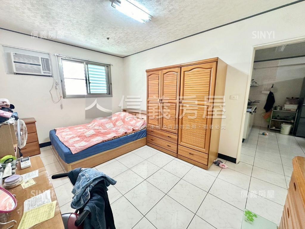 德崙路採光三房車位房屋室內格局與周邊環境