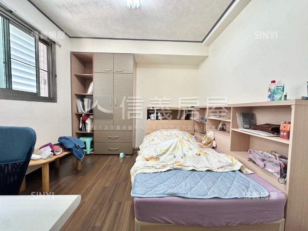 德崙路採光三房車位房屋室內格局與周邊環境