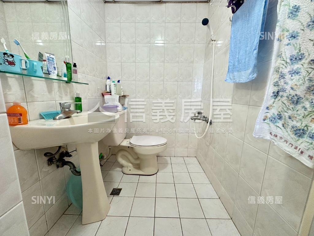 德崙路採光三房車位房屋室內格局與周邊環境